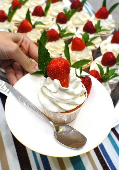 Свадебный торт M118276 - Компания Mari`O